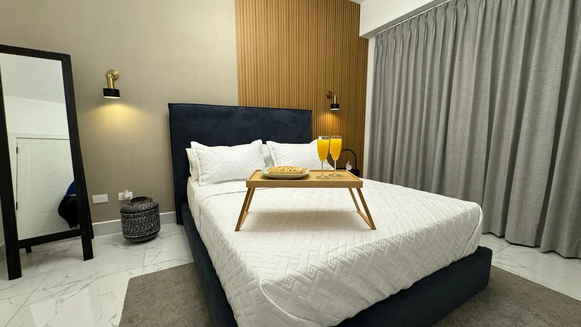 Apartamento Centrico En Evaristo Morales, Santo Domingo contacts